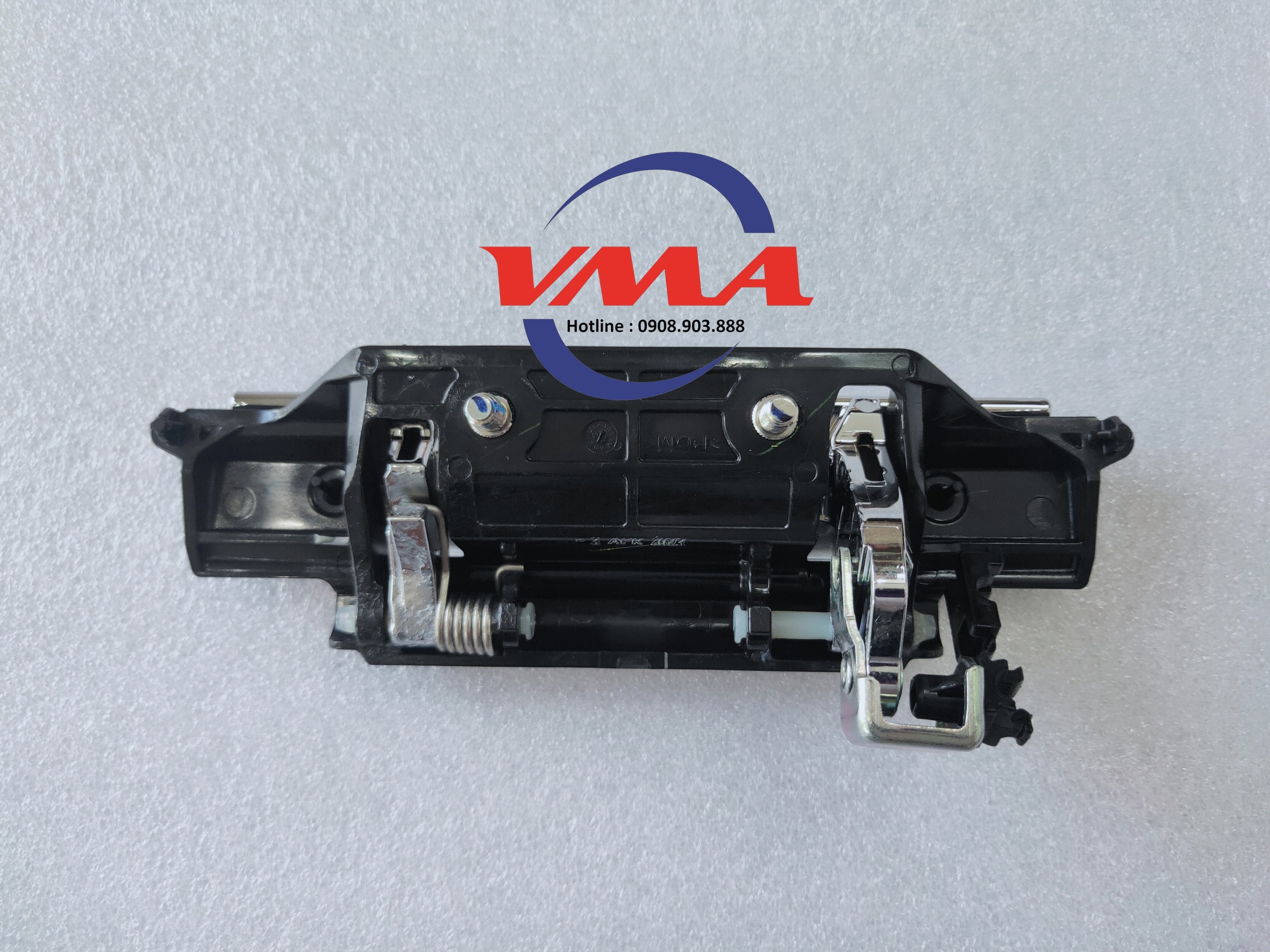Tay cửa thùng sau Triton 2021