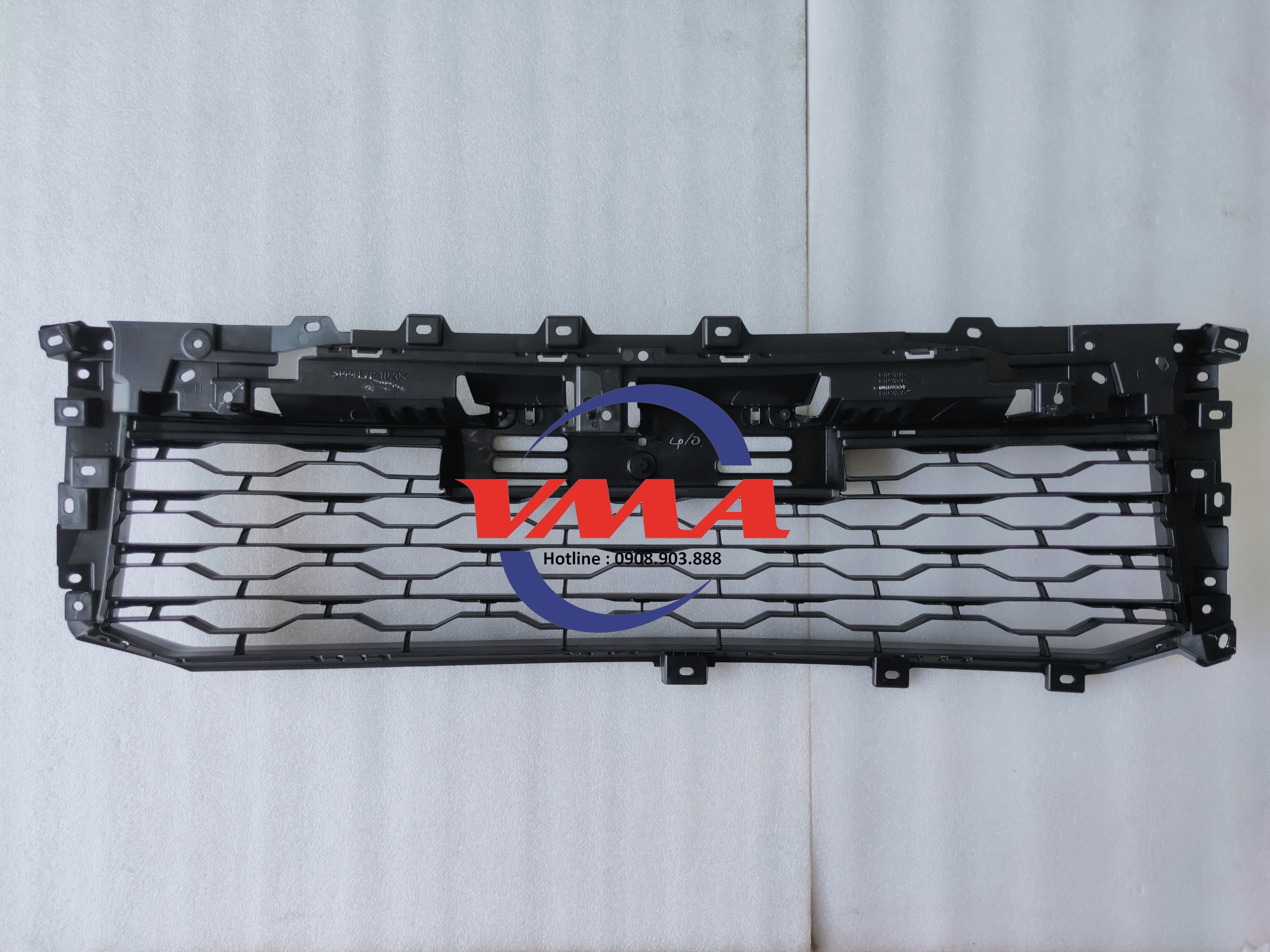 3 Luới thoáng gió Mitsubishi Triton 2019