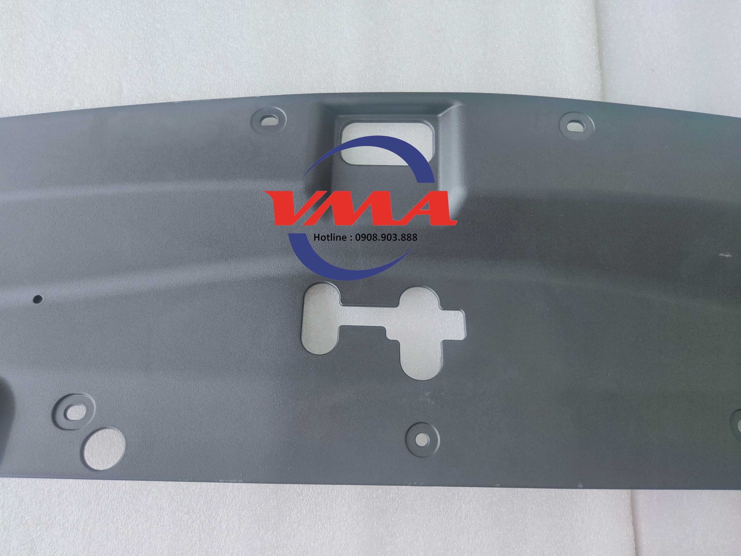 Ốp che két nước Mitsubishi Triton