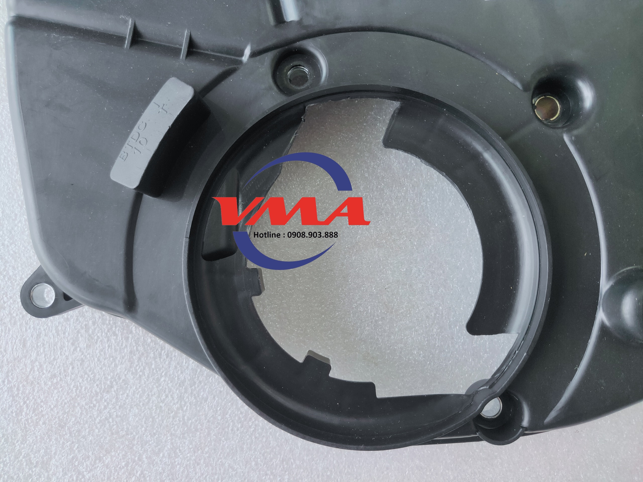 1 Nắp che cam dưới Mitsubishi Zinger