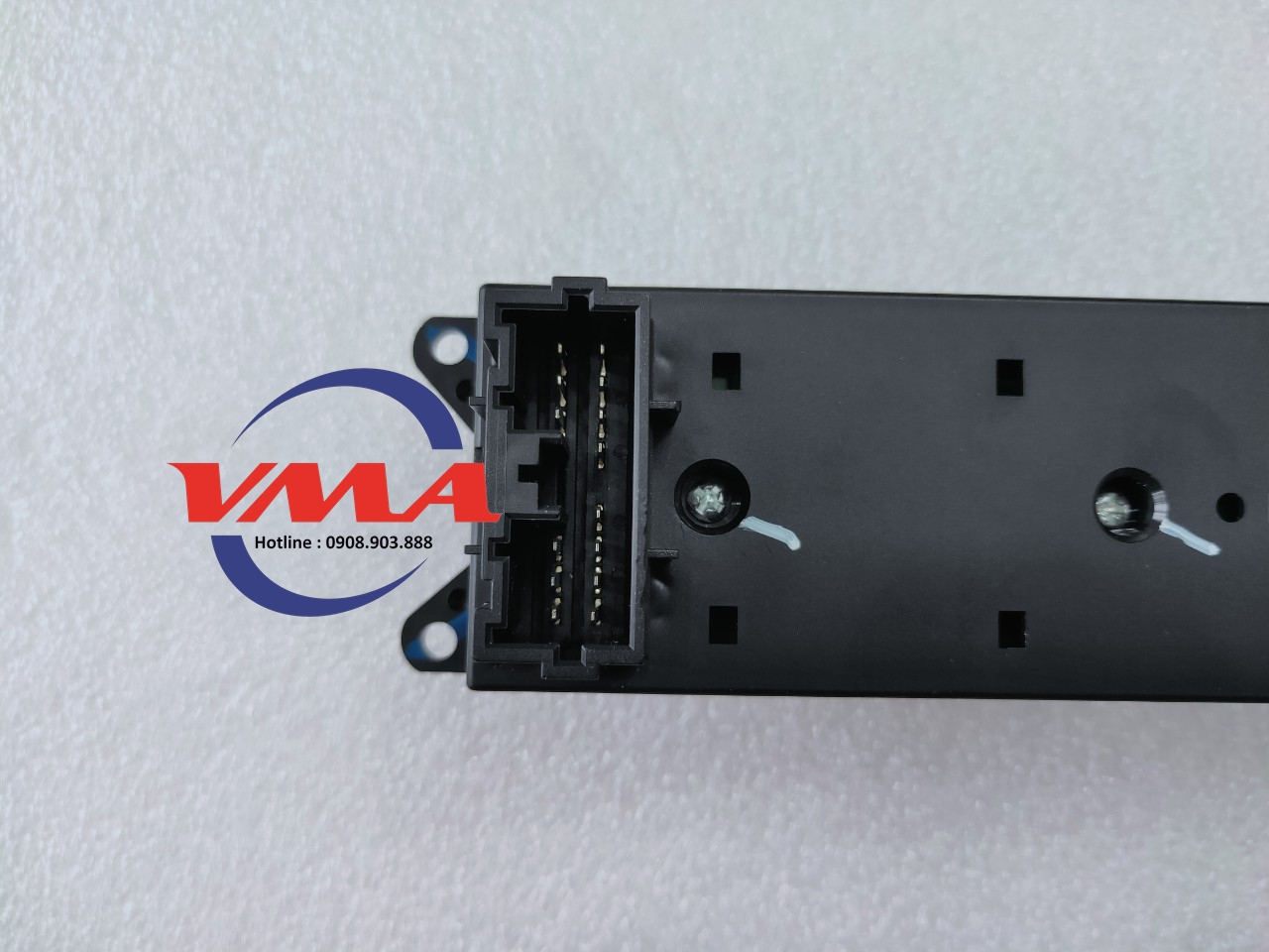 Công tắc kính tổng V33 Pajero