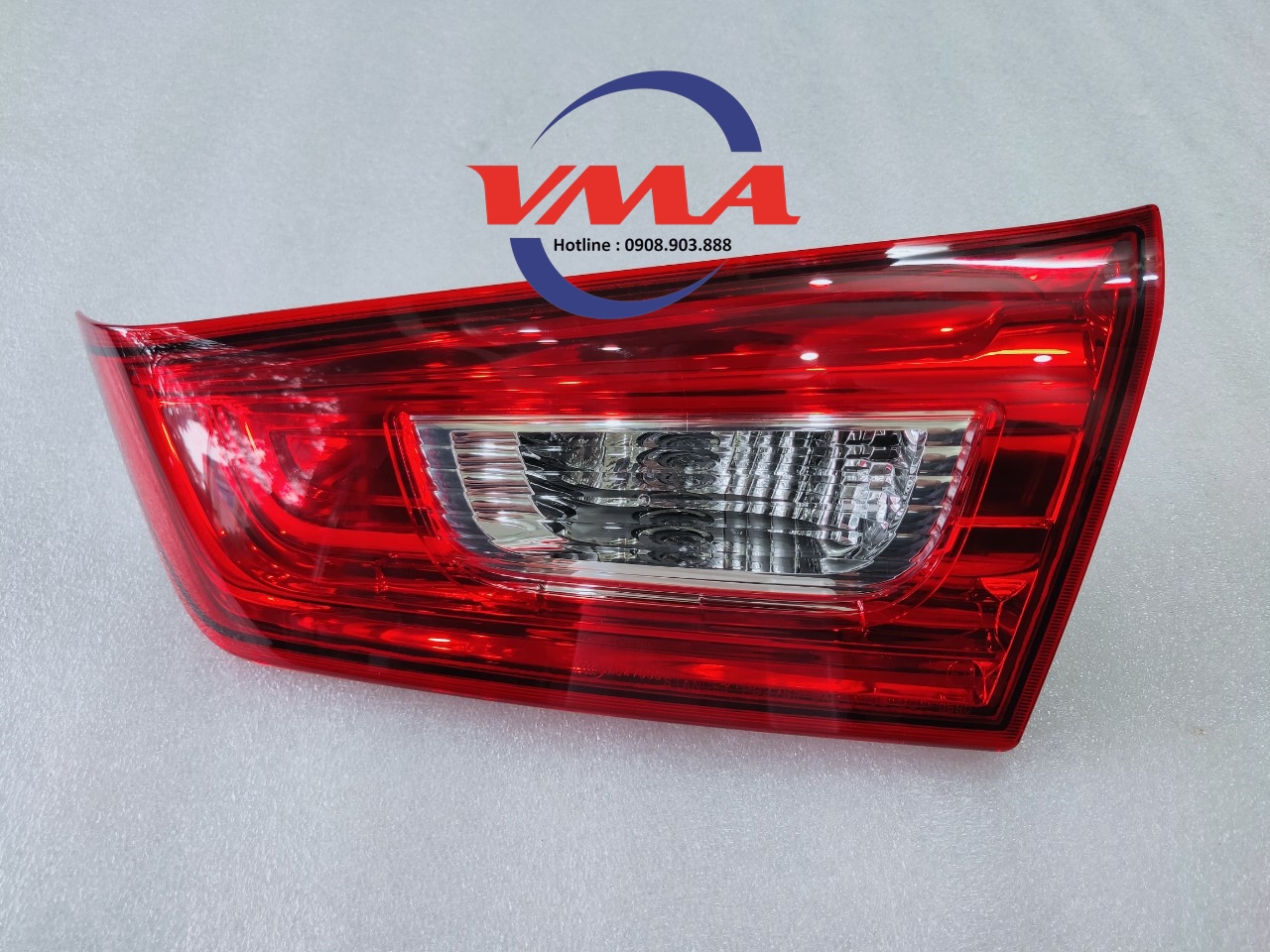 Đèn hậu trong Mitsubishi Outlander Sport