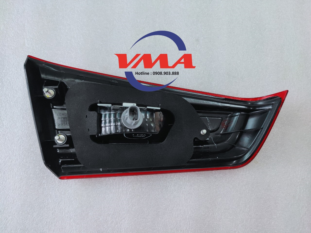 Đèn hậu trong Mitsubishi Outlander Sport