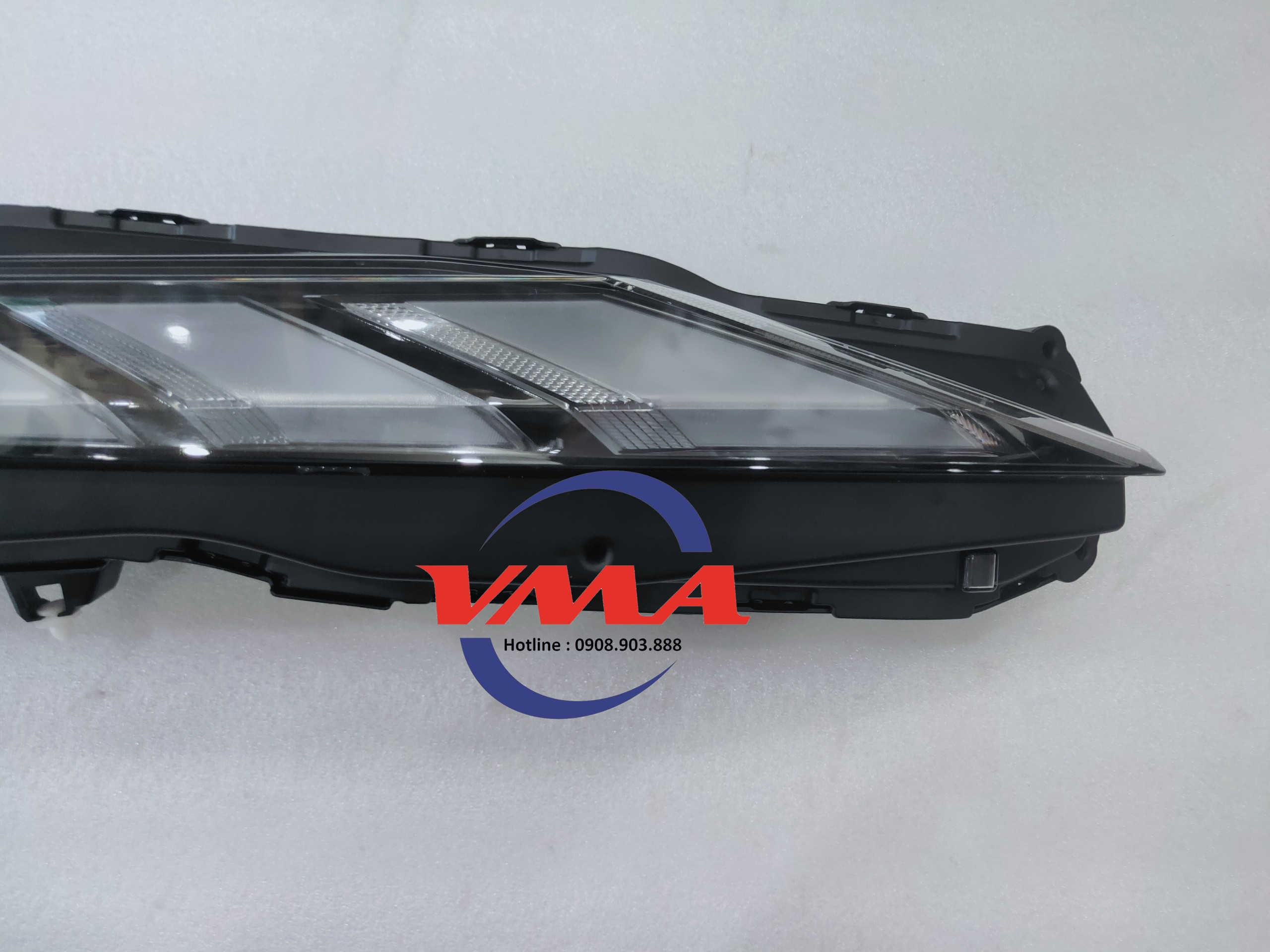 Đèn full Led ban ngày Xpander 2023