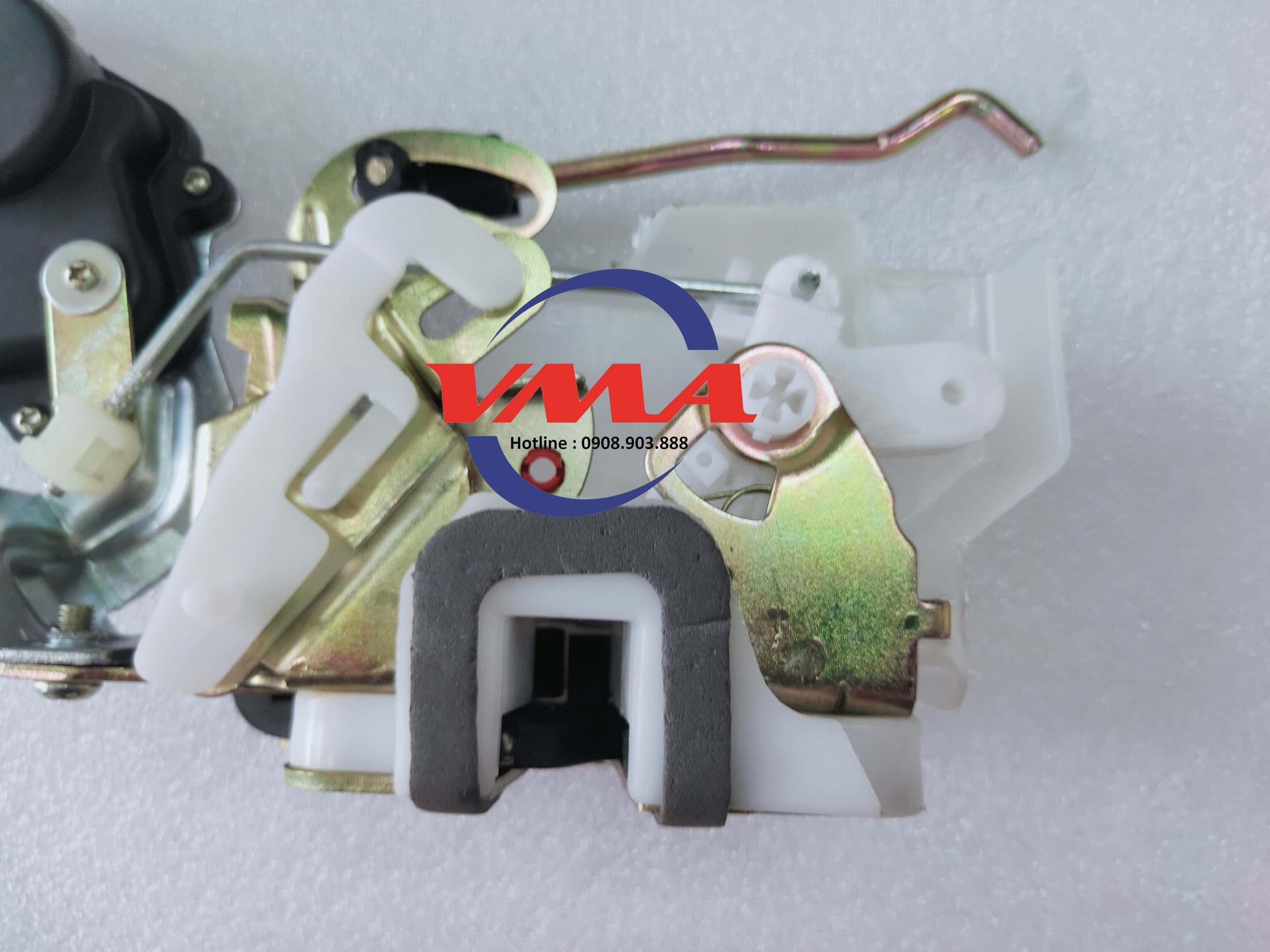 4 Ngoàm khóa cửa hậu sau Lancer