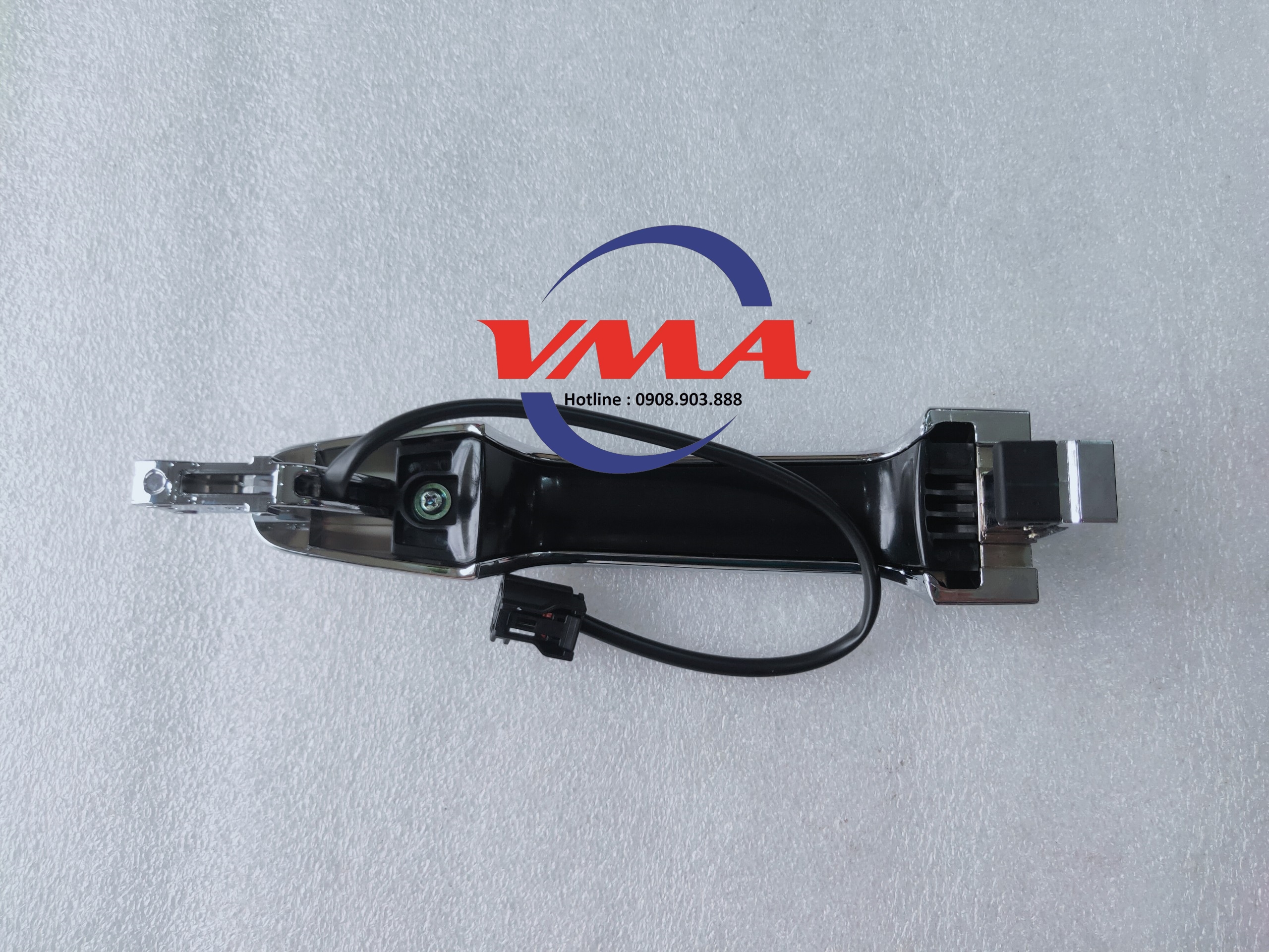 Tay mở cửa ngoài trước trái PS 2021