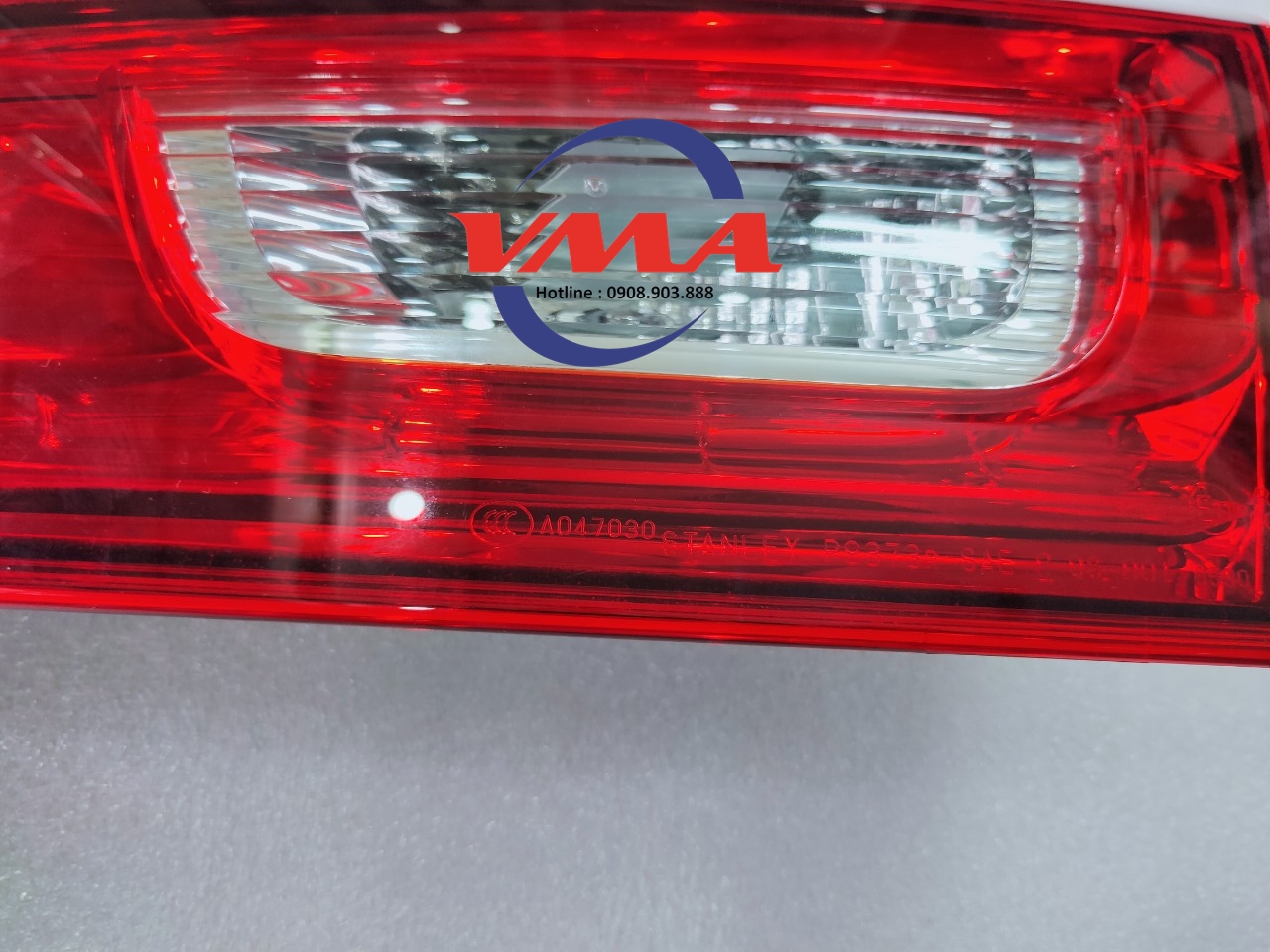 4 Đèn hậu trong Mitsubishi Outlander Sport