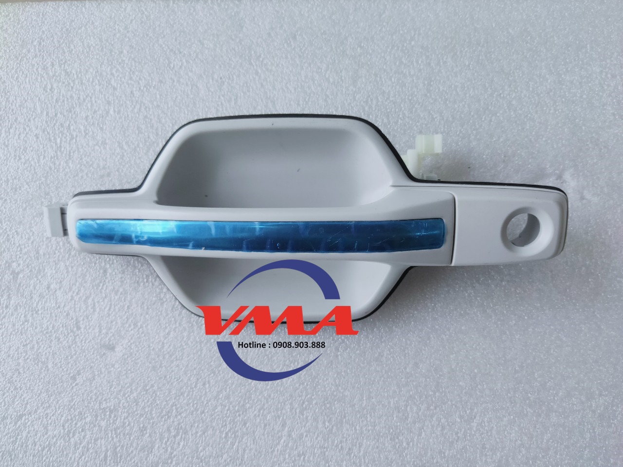 Tay mở cửa ngoài trước trái Pajero V93