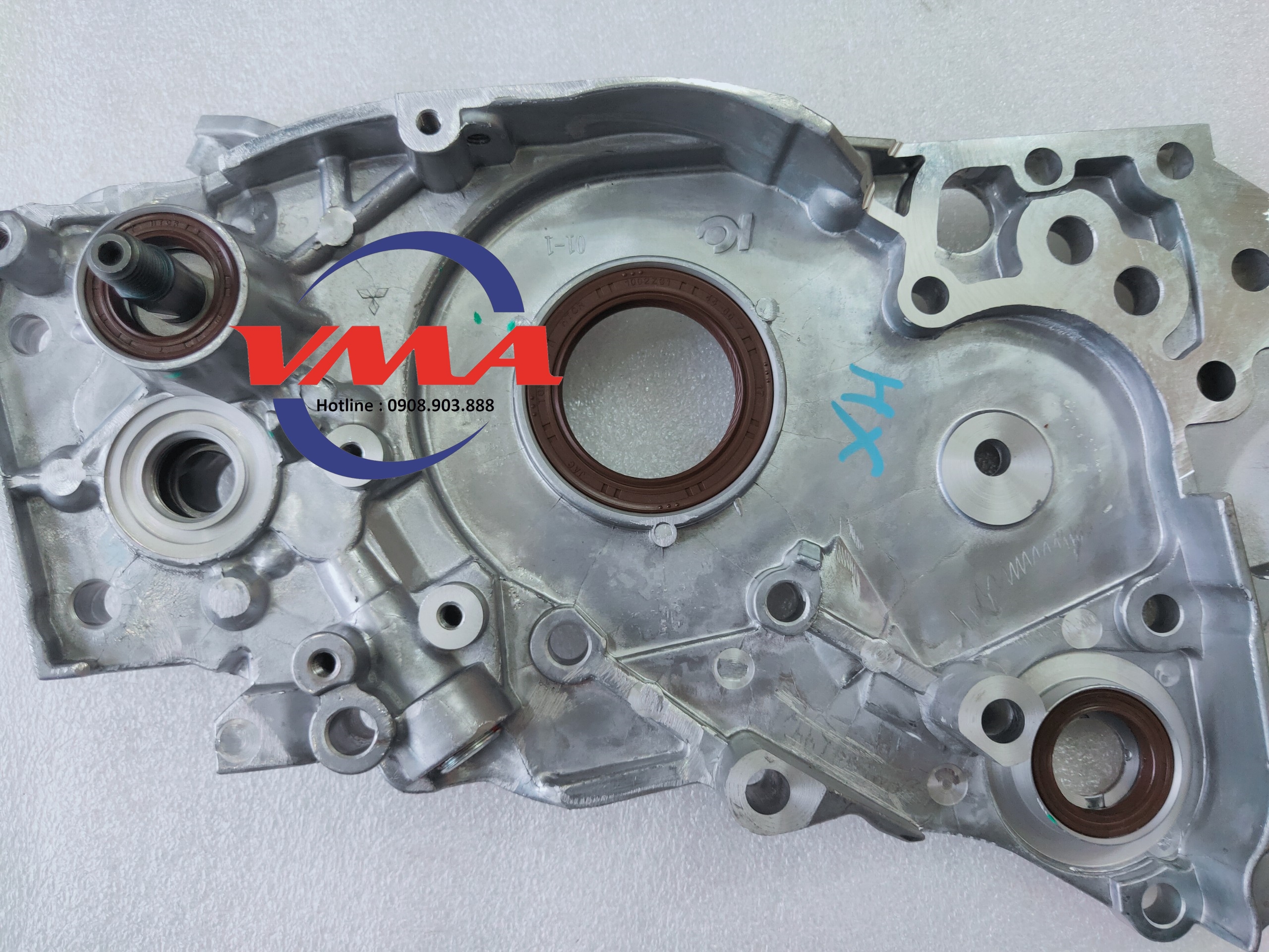Bơm dầu máy Mitsubishi Grandis